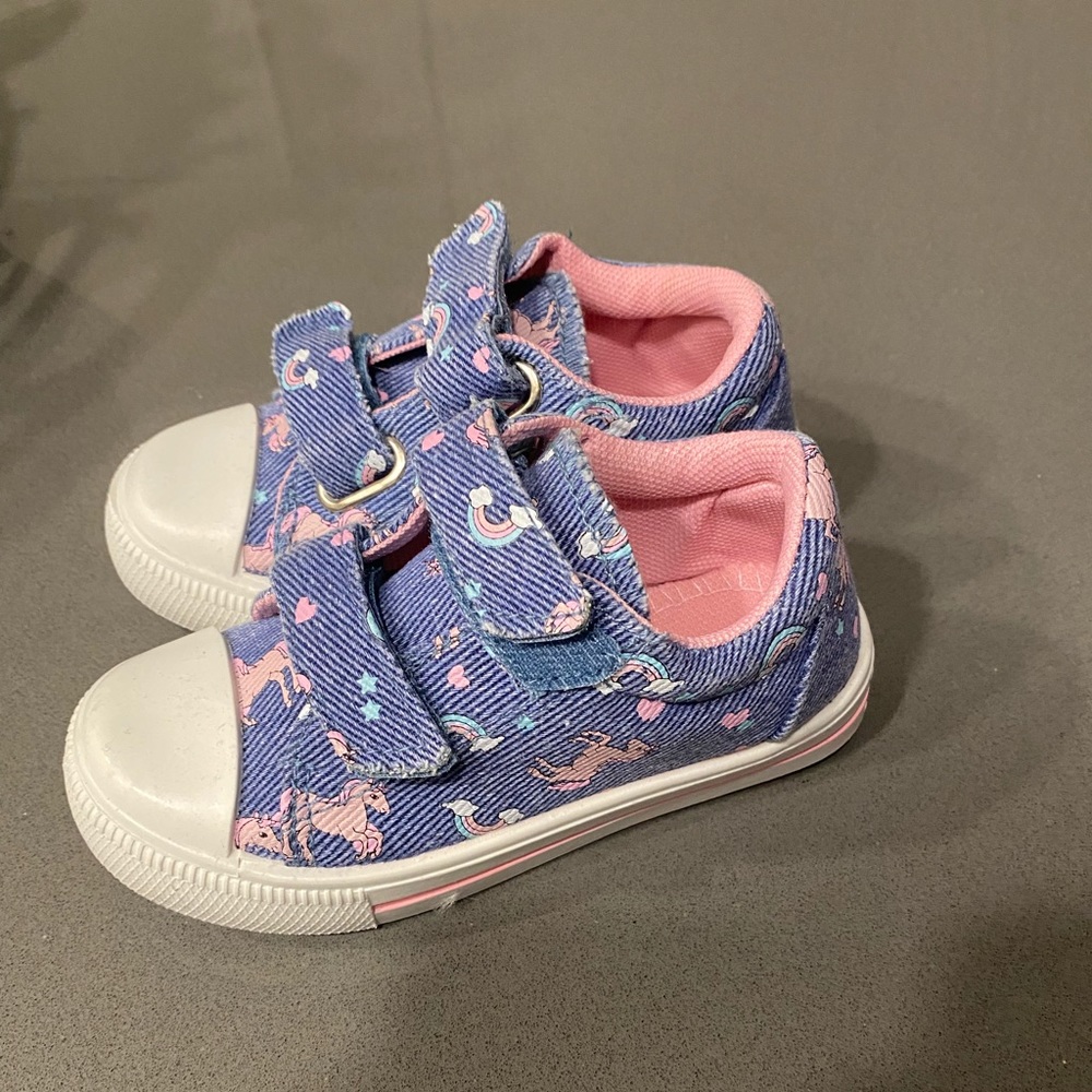Size 7 toddler girl unicorn sneaker shoes